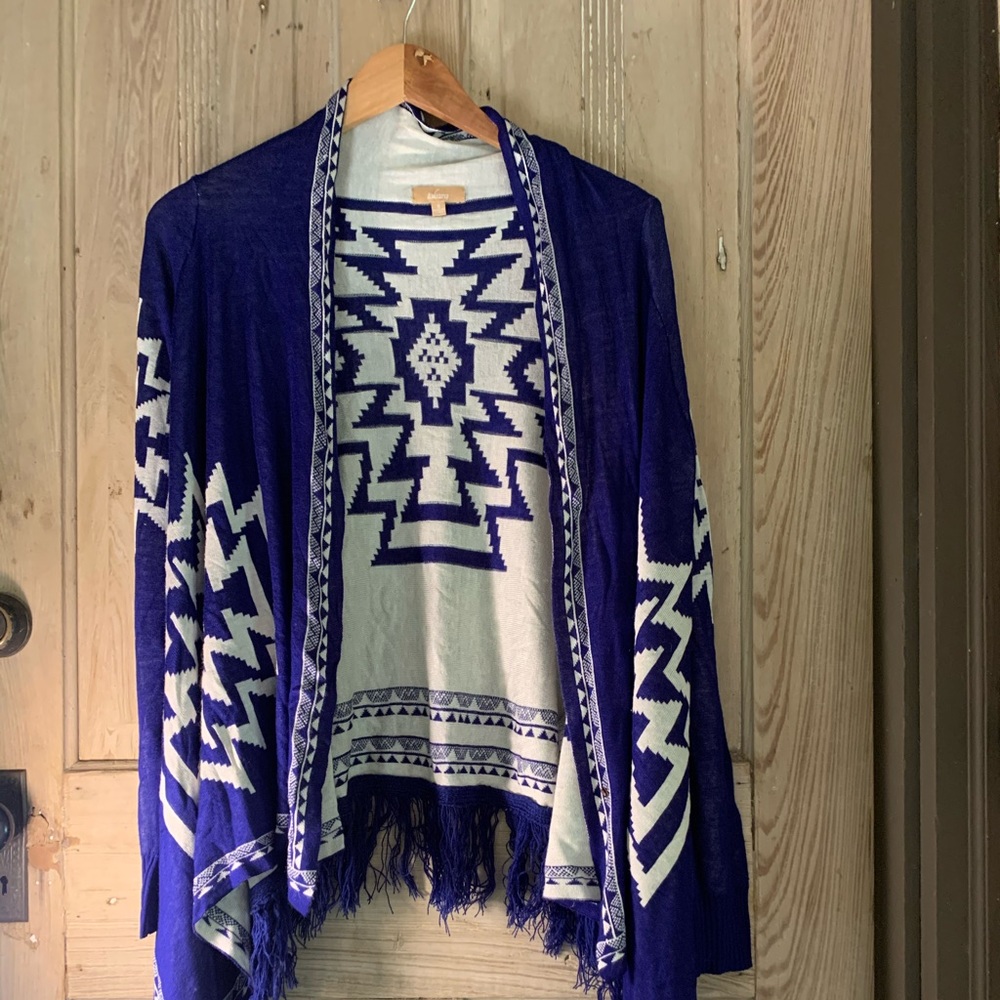 Stylish open year round sweater
